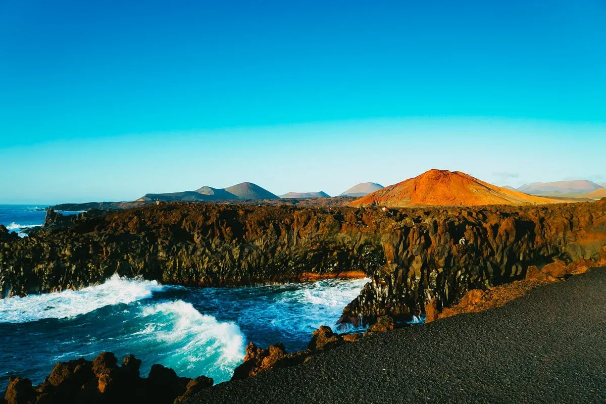 Discover the Stunning Los Hervideros in Lanzarote